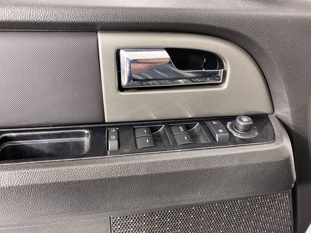 Used 2013 Ford Expedition Limited image 12