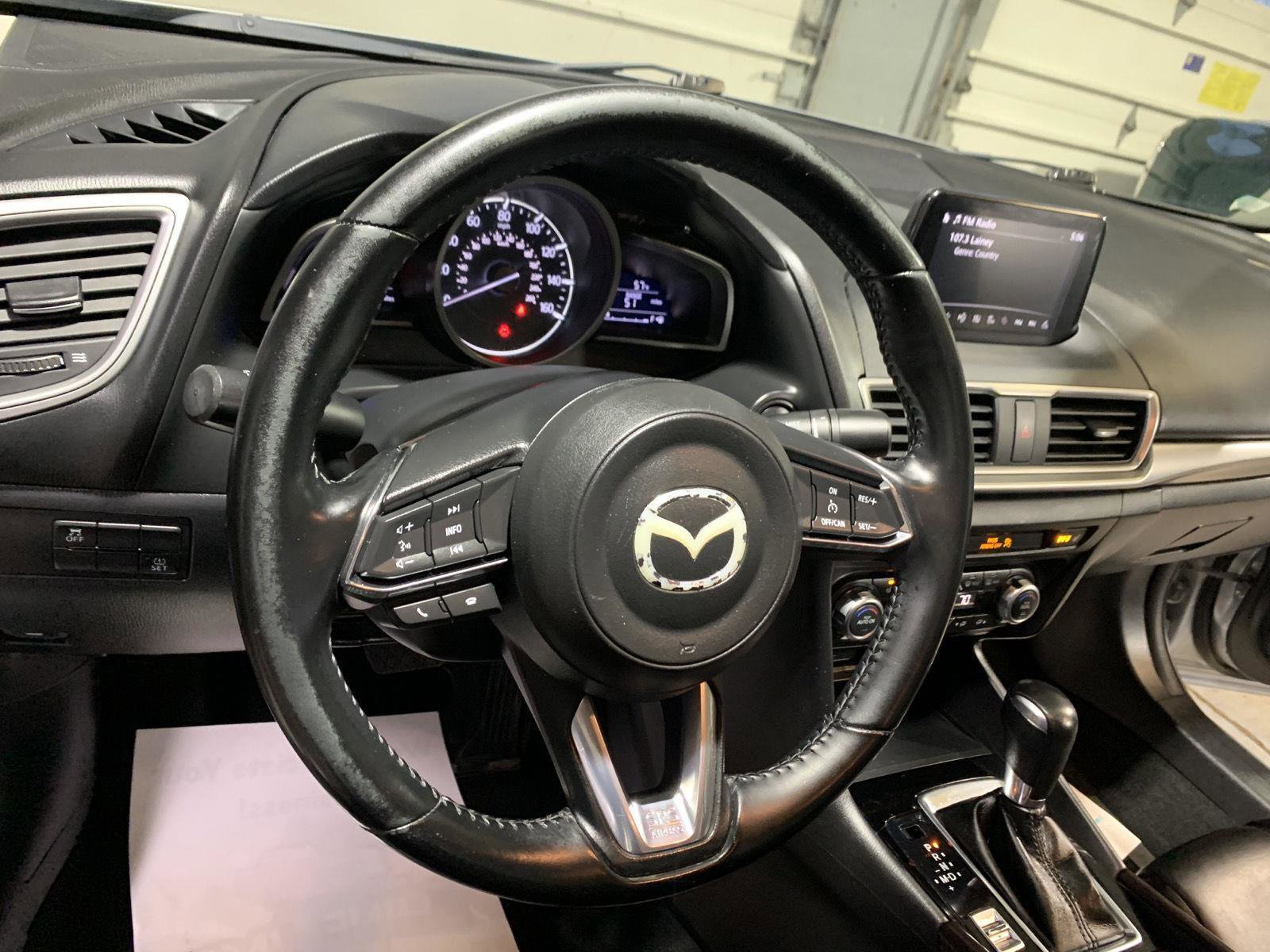 Used 2018 MAZDA MAZDA3 Touring image 15