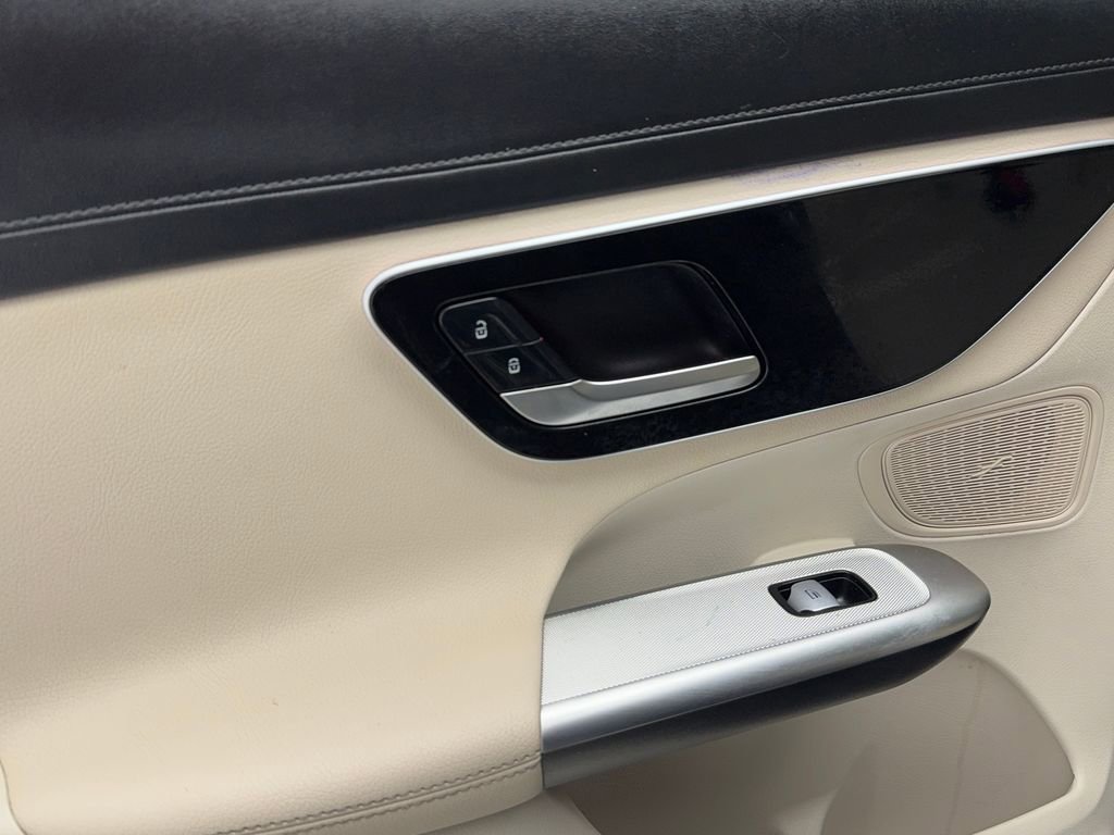 Used 2024 Mercedes-Benz GLC 300 4MATIC image 44