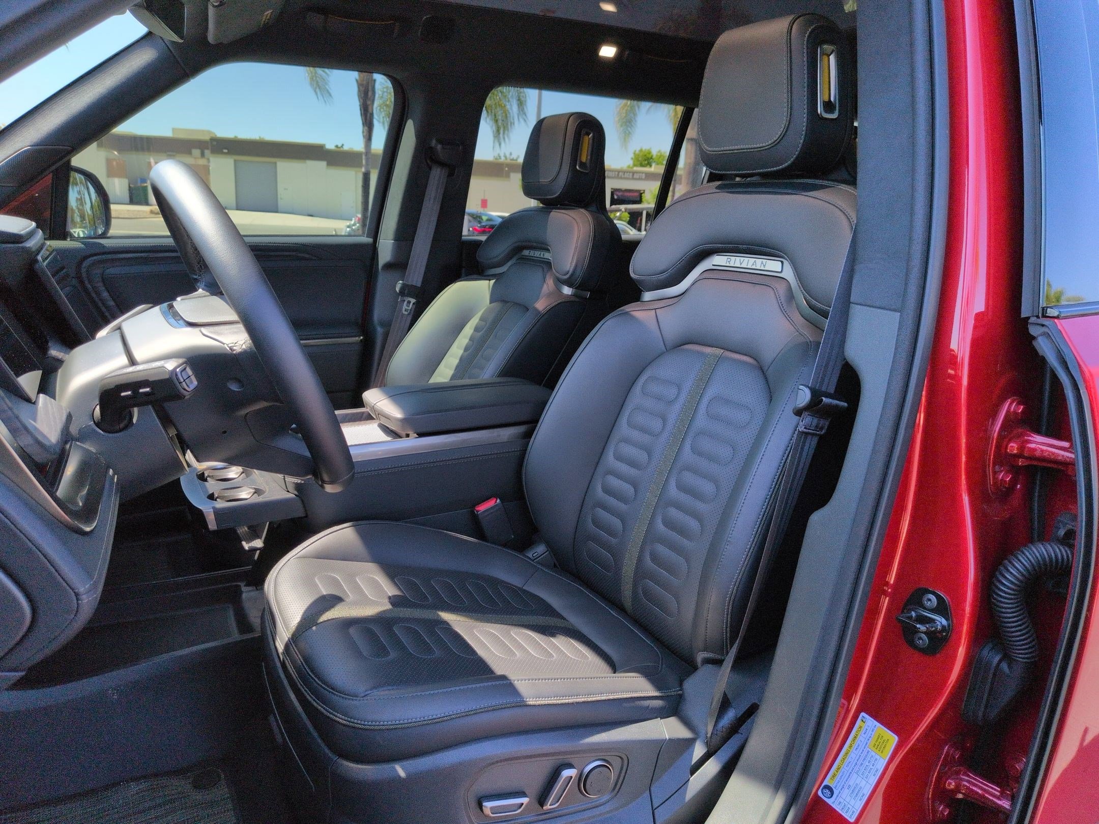 Used 2023 Rivian R1S Adventure AWD/4WD image 16