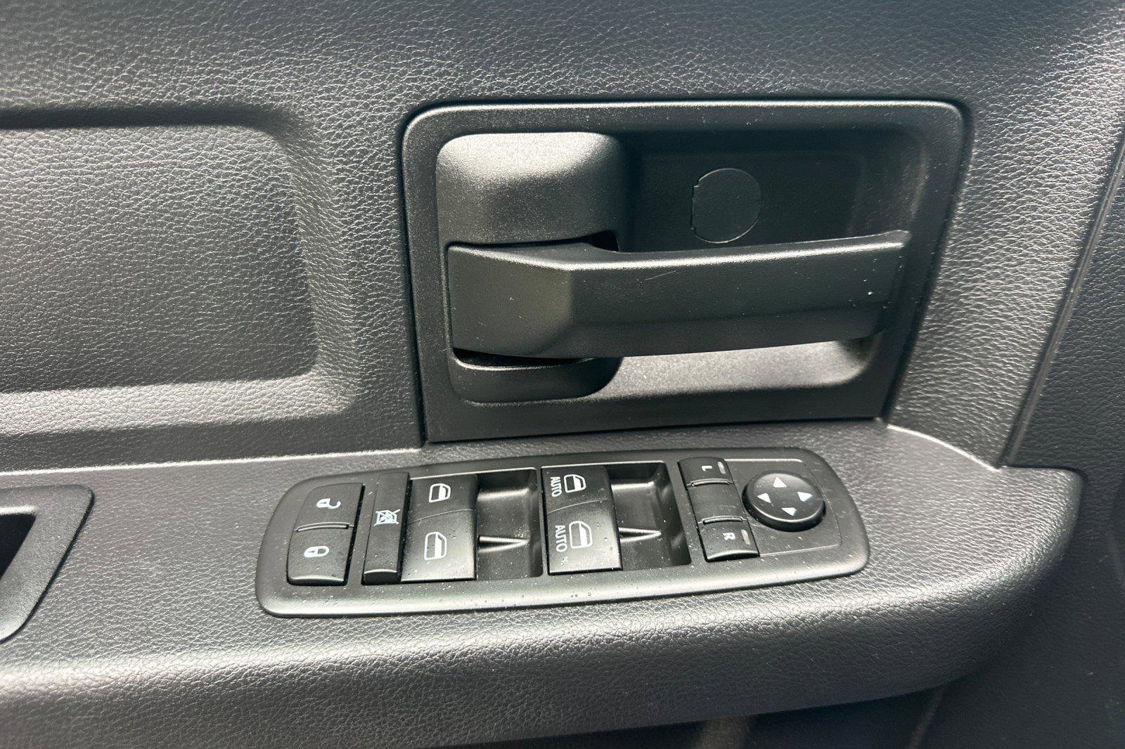 Used 2015 RAM 1500 Express image 5