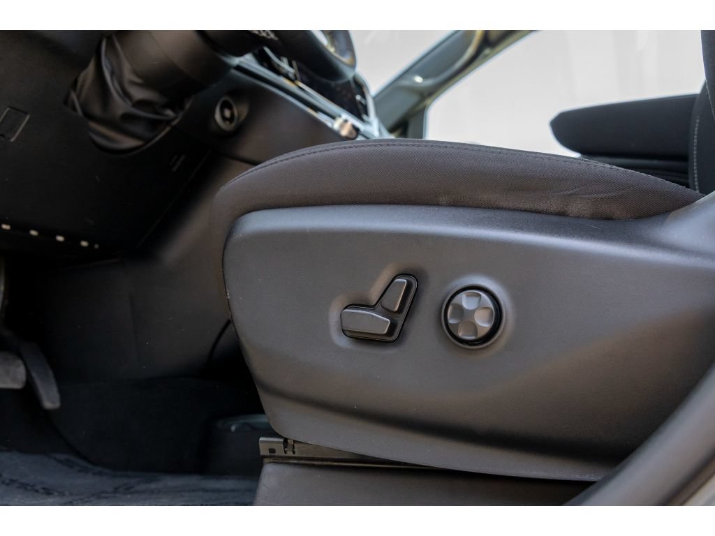 Used 2024 Chrysler Pacifica Touring FWD image 17