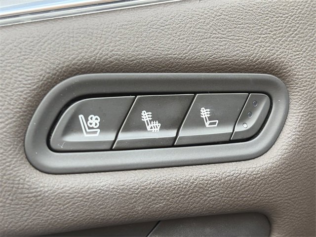 Used 2021 Cadillac Escalade Sport w/ Driver Assist Tech Package image 15