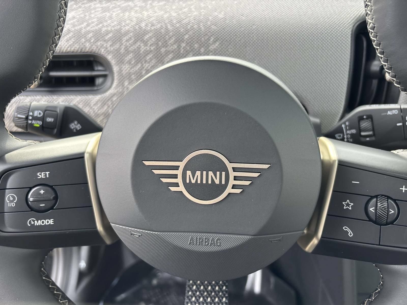 New 2026 MINI Cooper 2-Door Hardtop FWD image 17