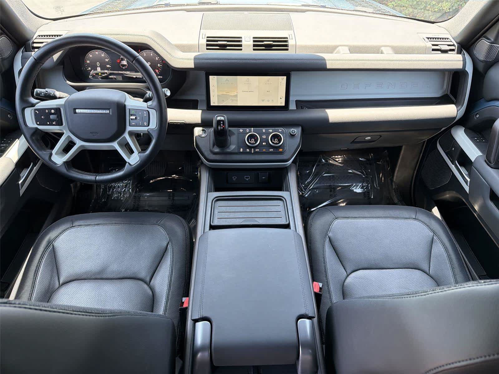 Used 2024 Land Rover Defender 110 X-Dynamic SE AWD/4WD image 11