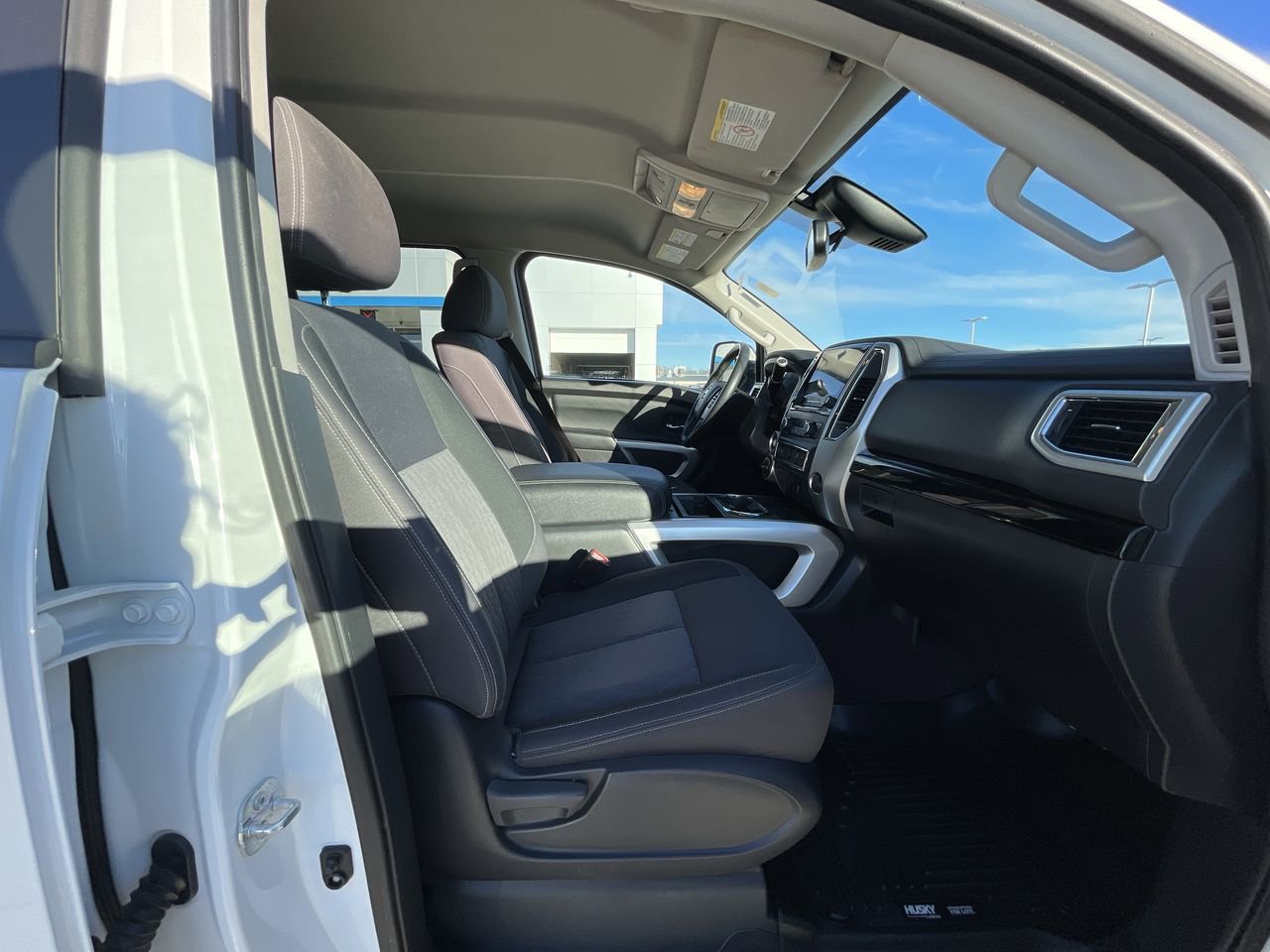 Used 2021 Nissan Titan SV w/ SV Convenience Package AWD/4WD image 27