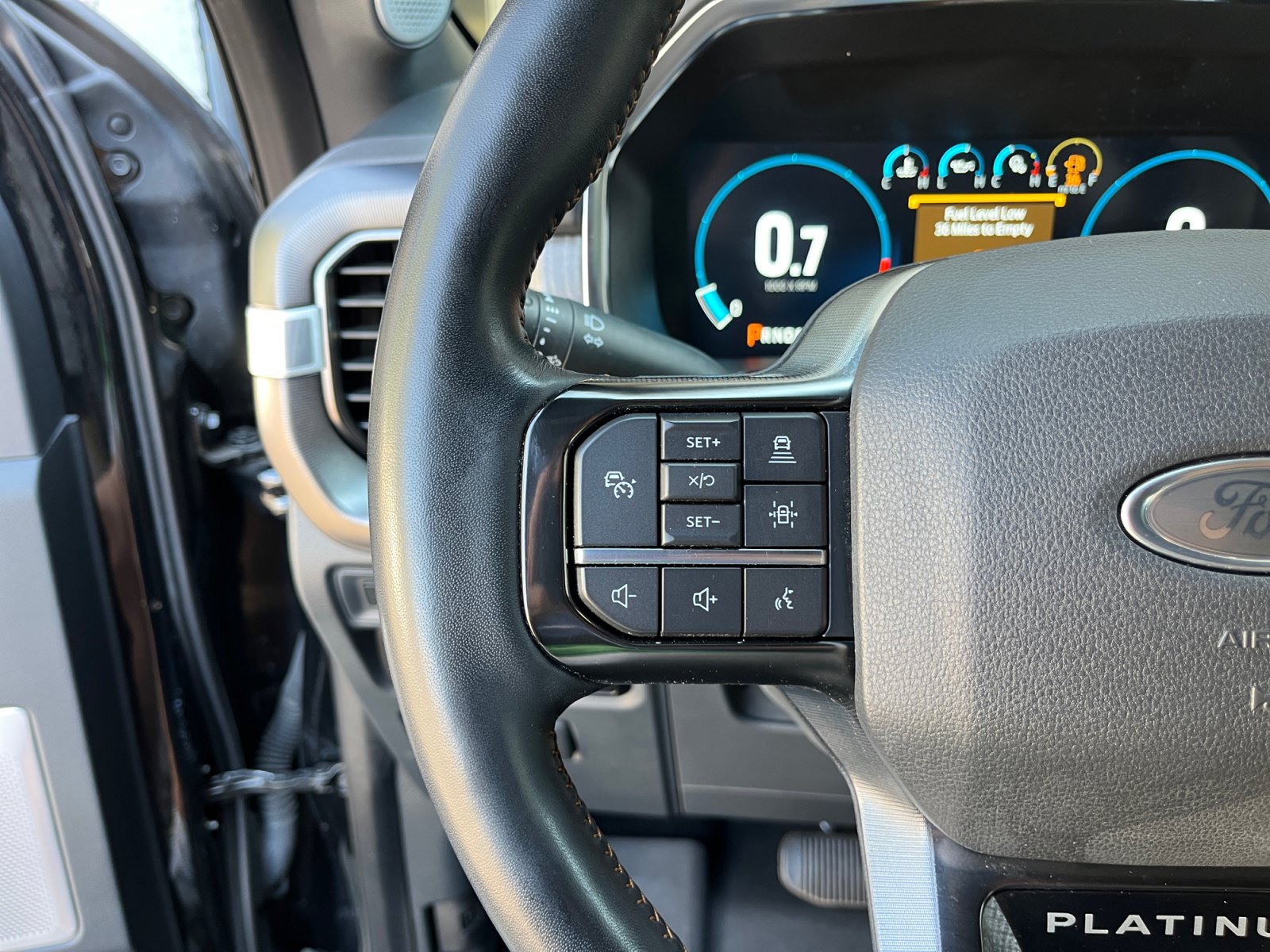 Used 2023 Ford F150 Platinum w/ FX4 Off-Road Package AWD/4WD image 15