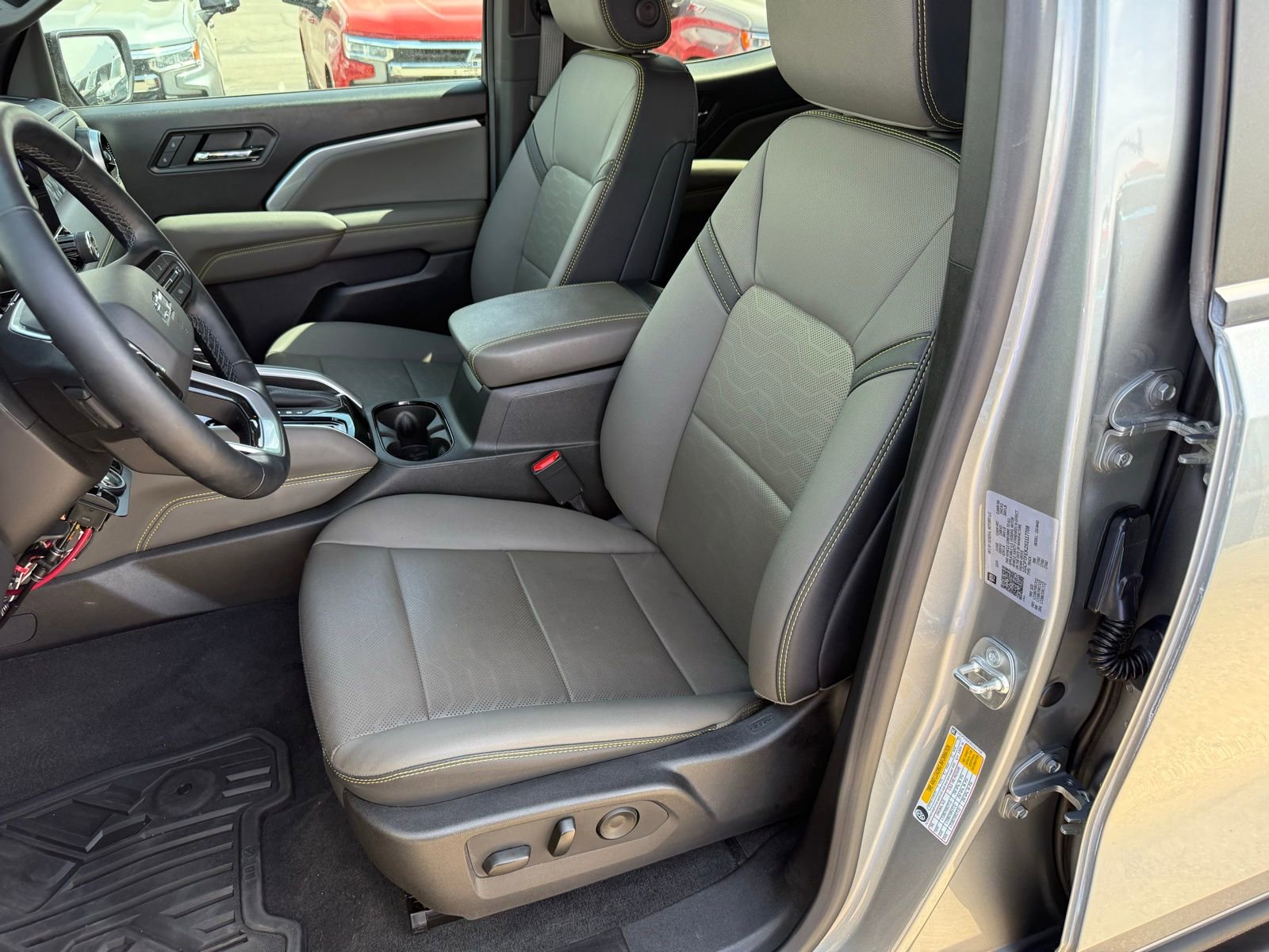 Used 2025 Chevrolet Colorado ZR2 image 33