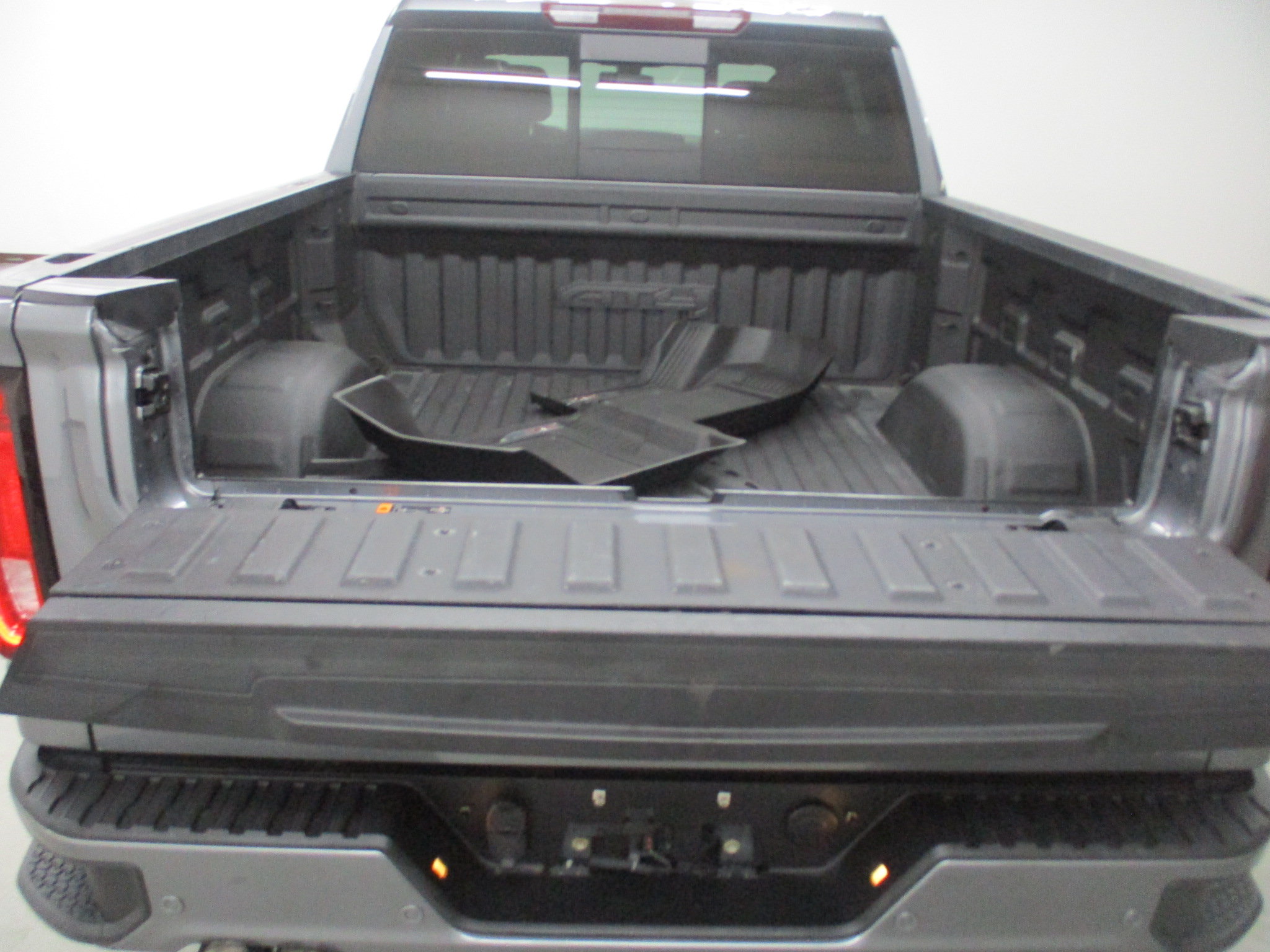 Certified 2022 GMC Sierra 1500 AT4 w/ AT4 Premium Package AWD/4WD image 14