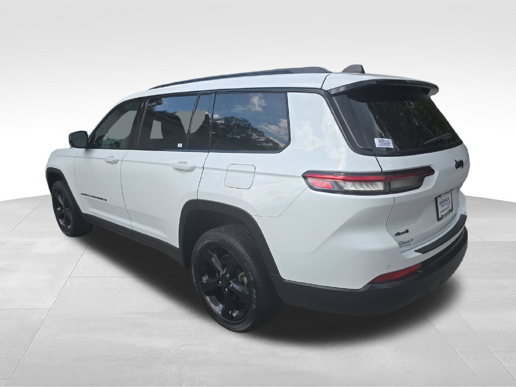 Used 2024 Jeep Grand Cherokee L Altitude AWD/4WD image 4