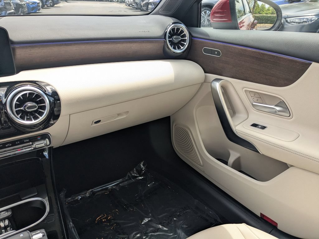 Certified 2022 Mercedes-Benz A 220 4MATIC image 4