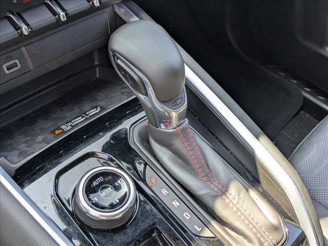 Used 2025 Chevrolet Colorado Z71 w/ Midnight Edition image 12