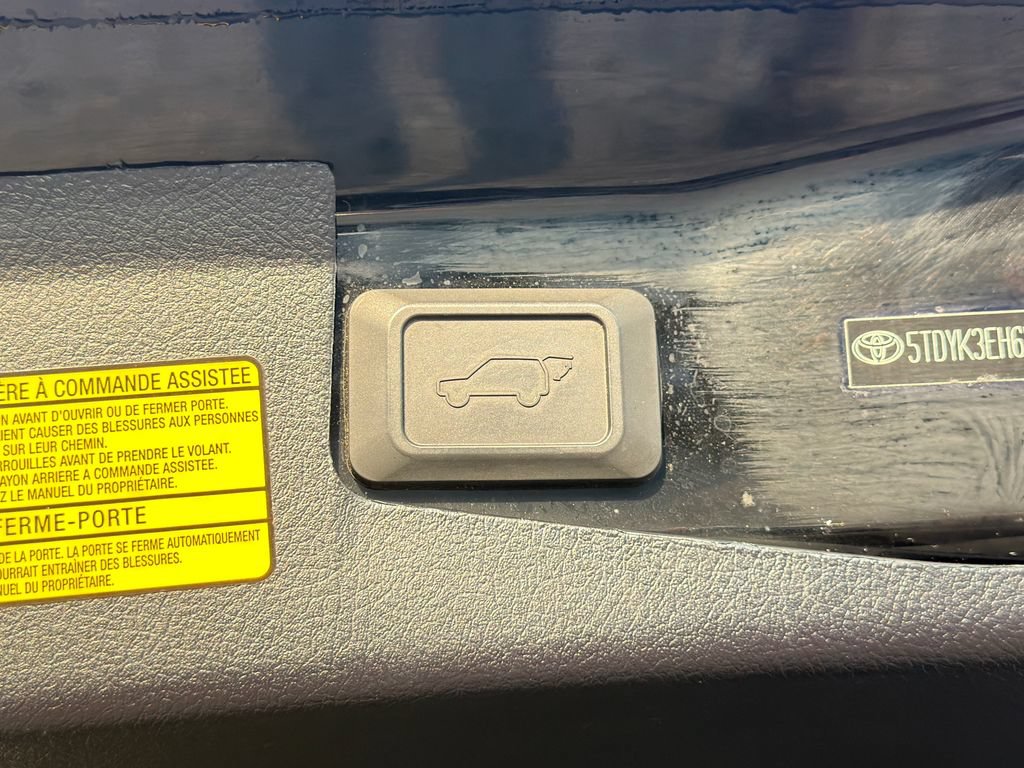 Used 2013 Toyota Highlander Limited FWD image 21
