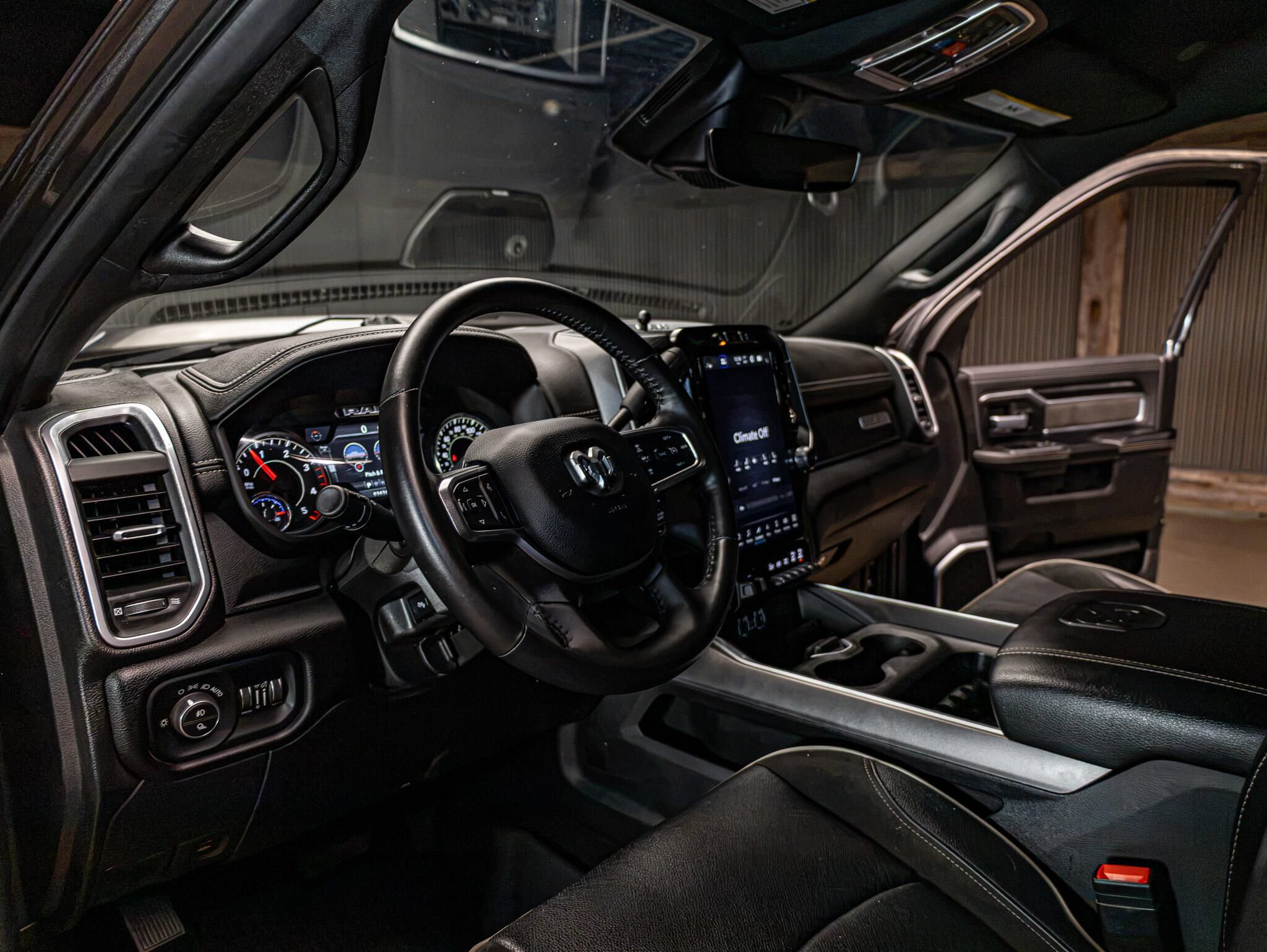 Used 2024 RAM 3500 Laramie w/ Night Edition AWD/4WD image 17