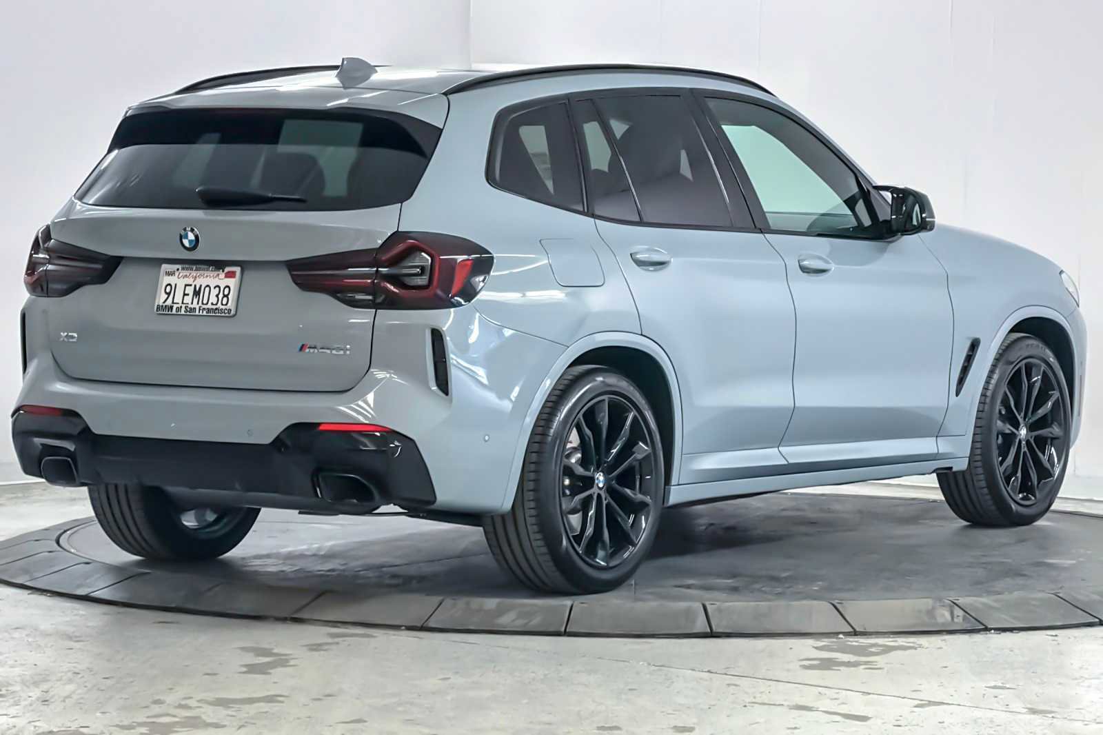 Used 2024 BMW X3 M40i w/ Parking Assistance Package image 2