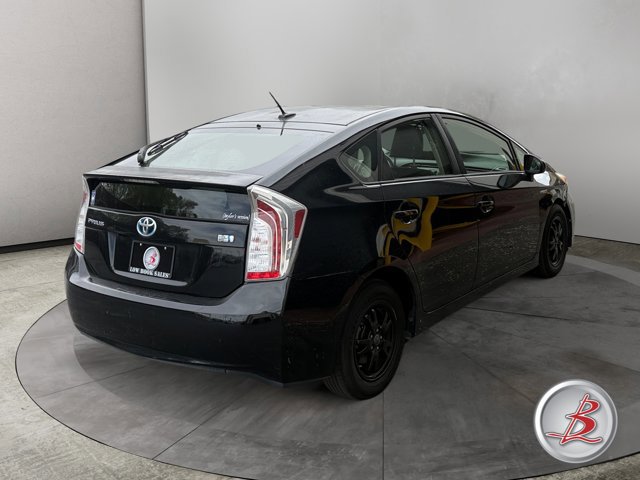 Used 2015 Toyota Prius Four image 4