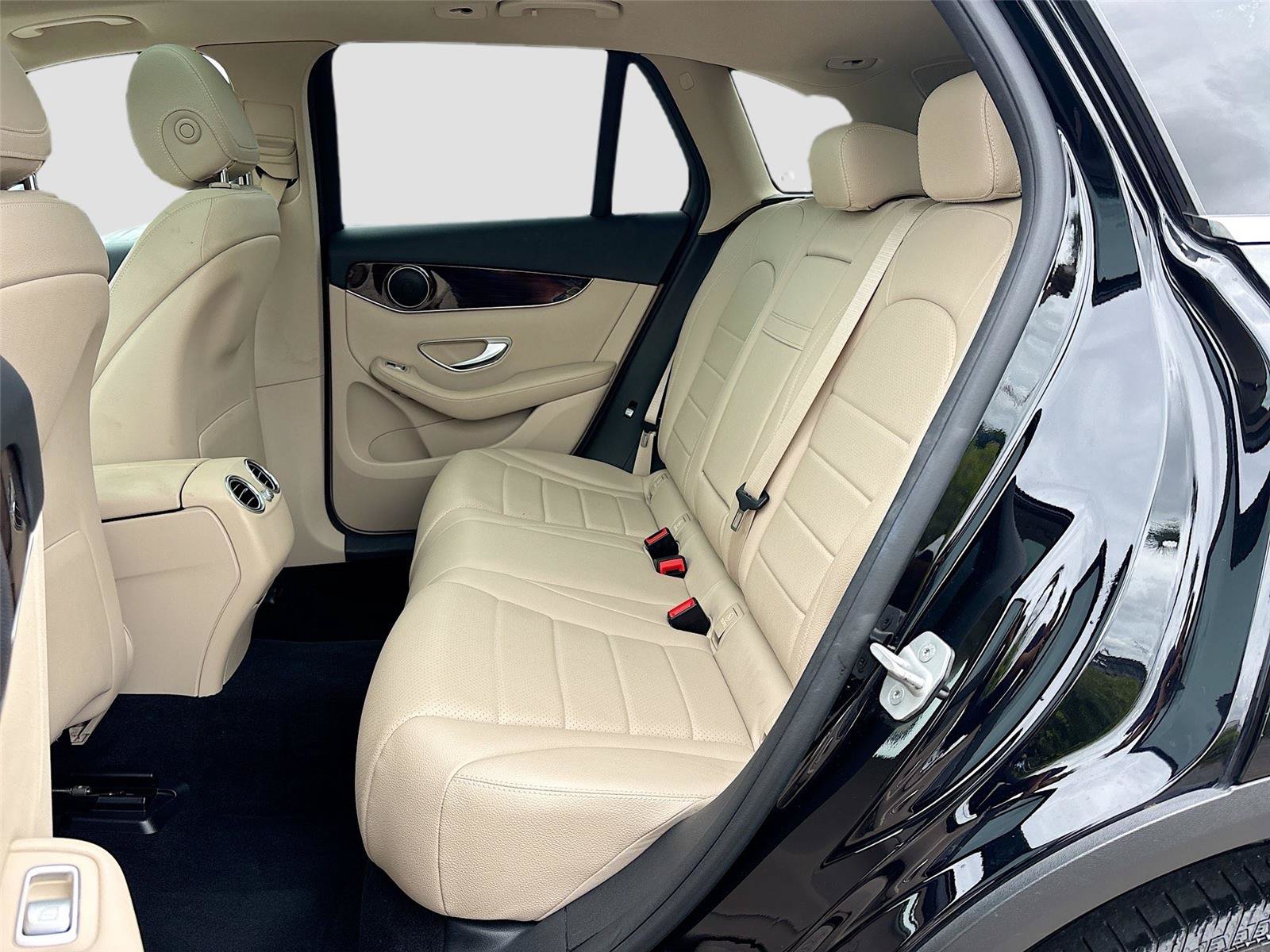Used 2016 Mercedes-Benz GLC 300 4MATIC w/ Multimedia Package image 25