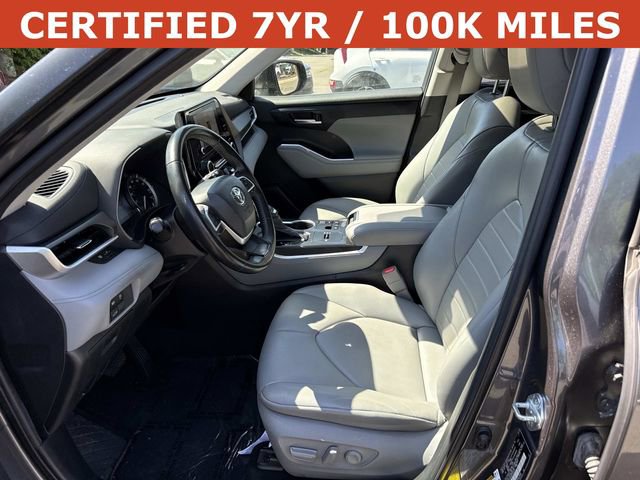 Used 2023 Toyota Highlander XLE FWD image 14