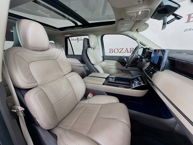 Used 2022 Lincoln Navigator Reserve AWD/4WD image 35