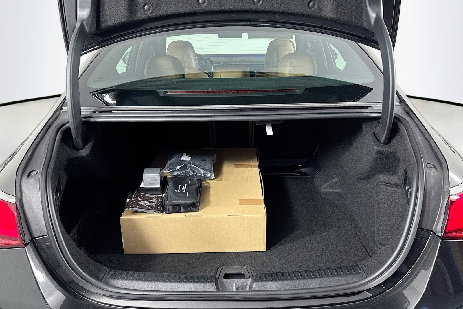 New 2026 Mercedes-Benz E 350 4MATIC Sedan image 22