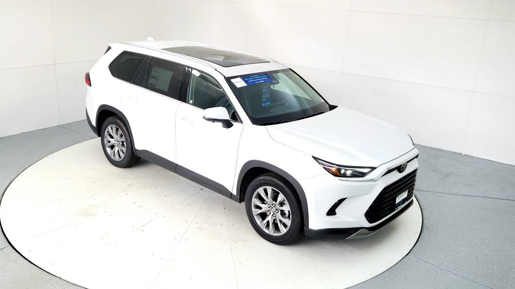 Certified 2025 Toyota Grand Highlander FWD image 16