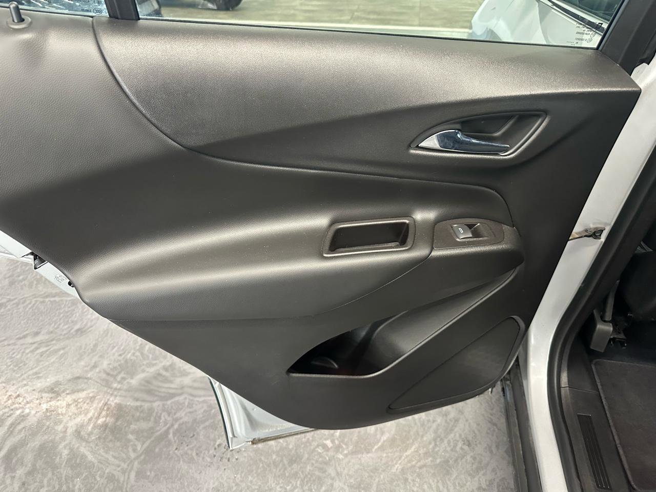 Used 2021 Chevrolet Equinox LT image 13