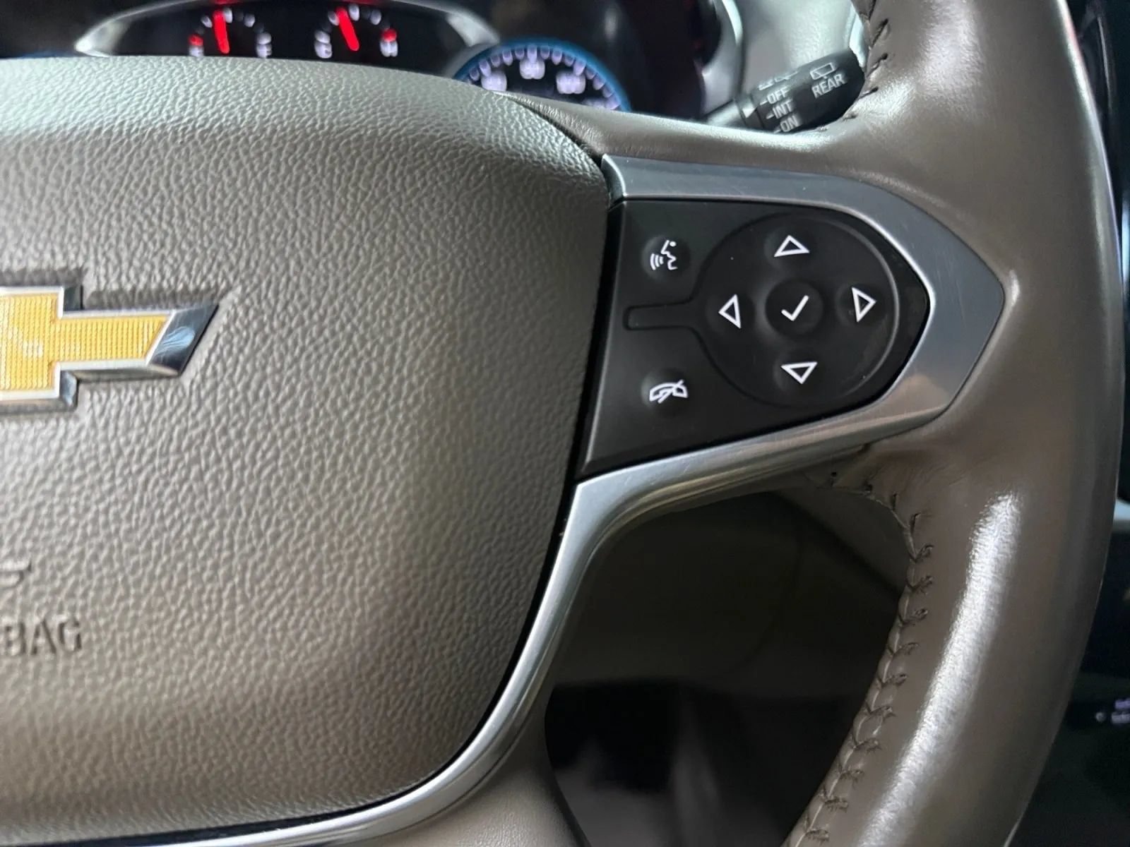 Used 2021 Chevrolet Traverse LT w/ LT Premium Package AWD/4WD image 28