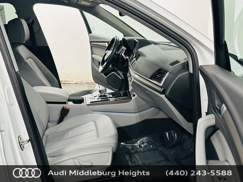 Certified 2023 Audi Q5 2.0T Premium w/ Convenience Package AWD/4WD image 10