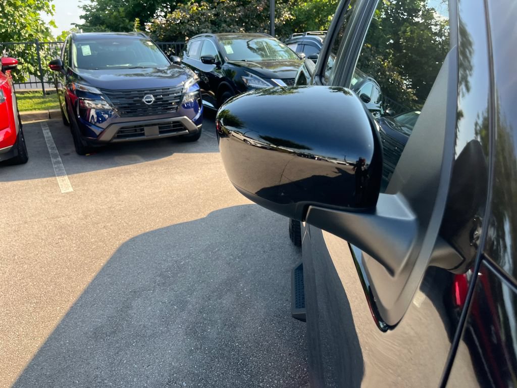 Certified 2025 Nissan Frontier PRO-4X AWD/4WD image 37