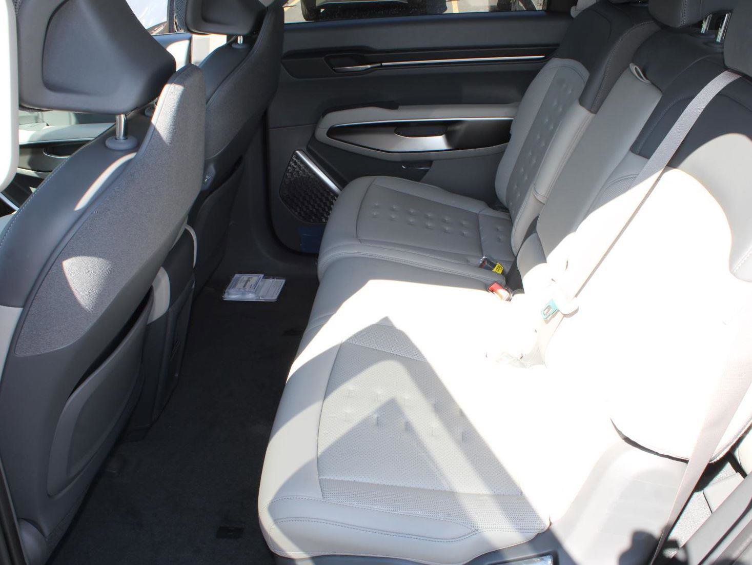 New 2026 Kia EV9 Wind image 17