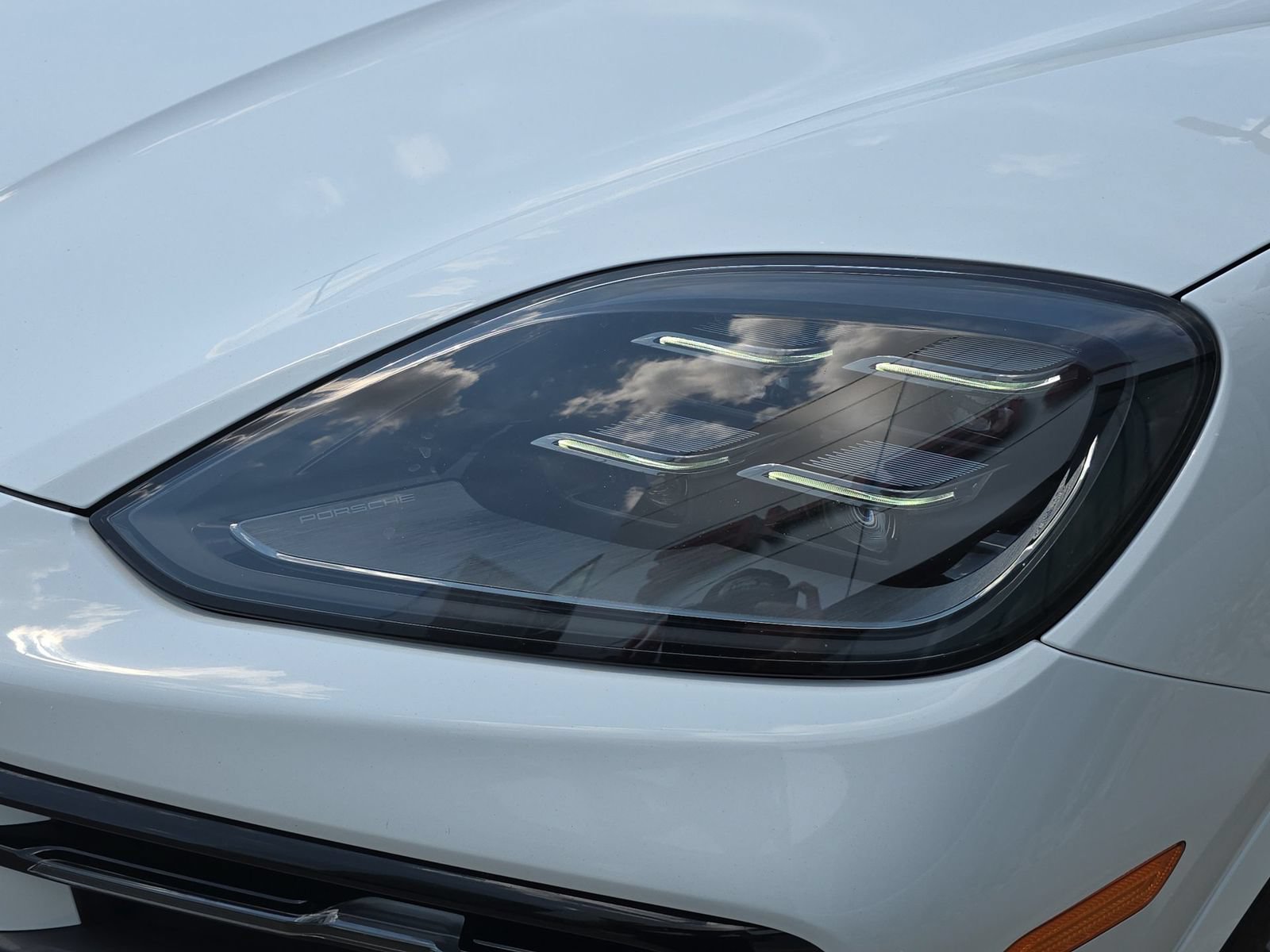 Used 2024 Porsche Cayenne AWD/4WD image 12