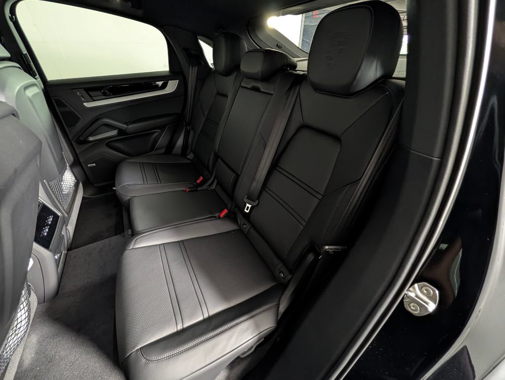 New 2026 Porsche Cayenne Coupe AWD/4WD image 24