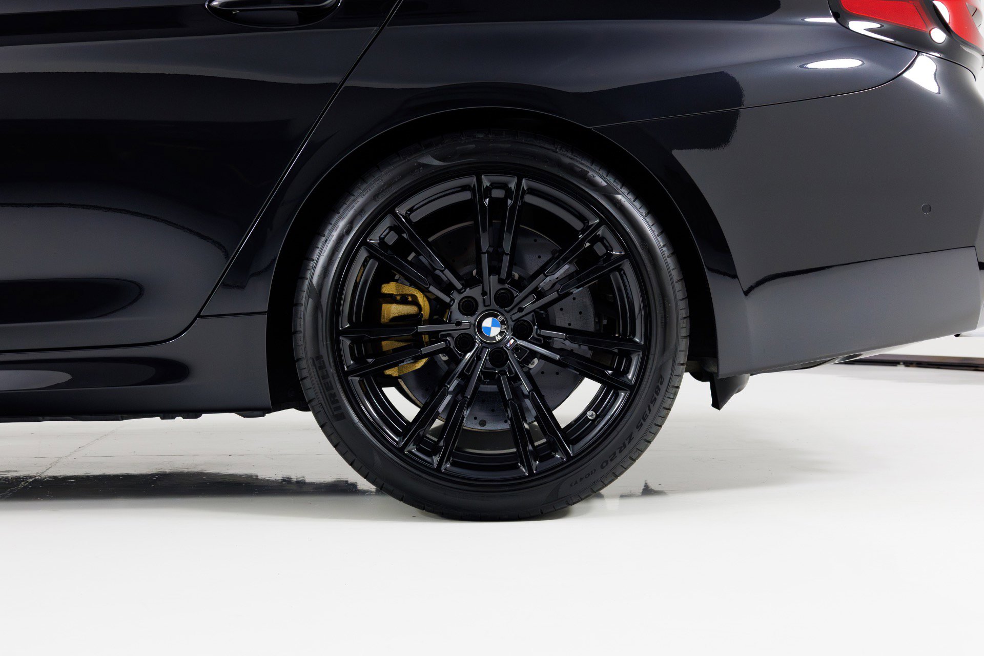 Used 2023 BMW M5 w/ Executive Package image 10
