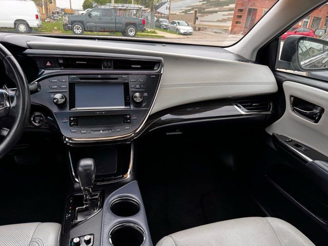 Used 2015 Toyota Avalon Limited w/ Technology Package FWD image 23