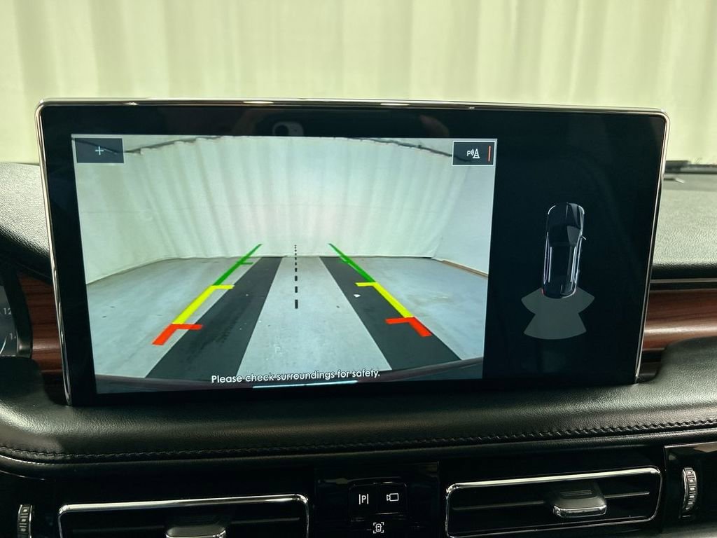 Used 2022 Lincoln Nautilus Reserve w/ Luxury Package image 15