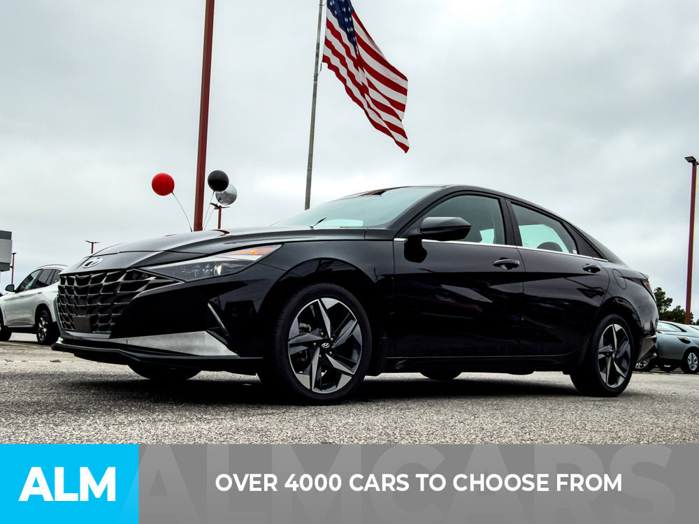 Used 2022 Hyundai Elantra Limited FWD image 2