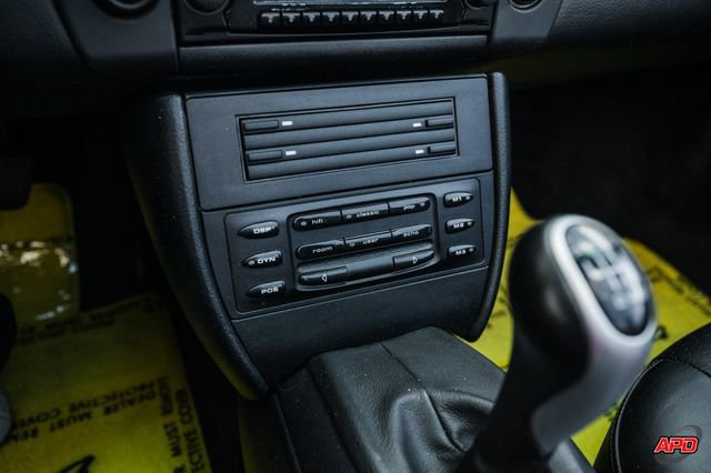 Used 2000 Porsche 911 Carrera 4 image 16