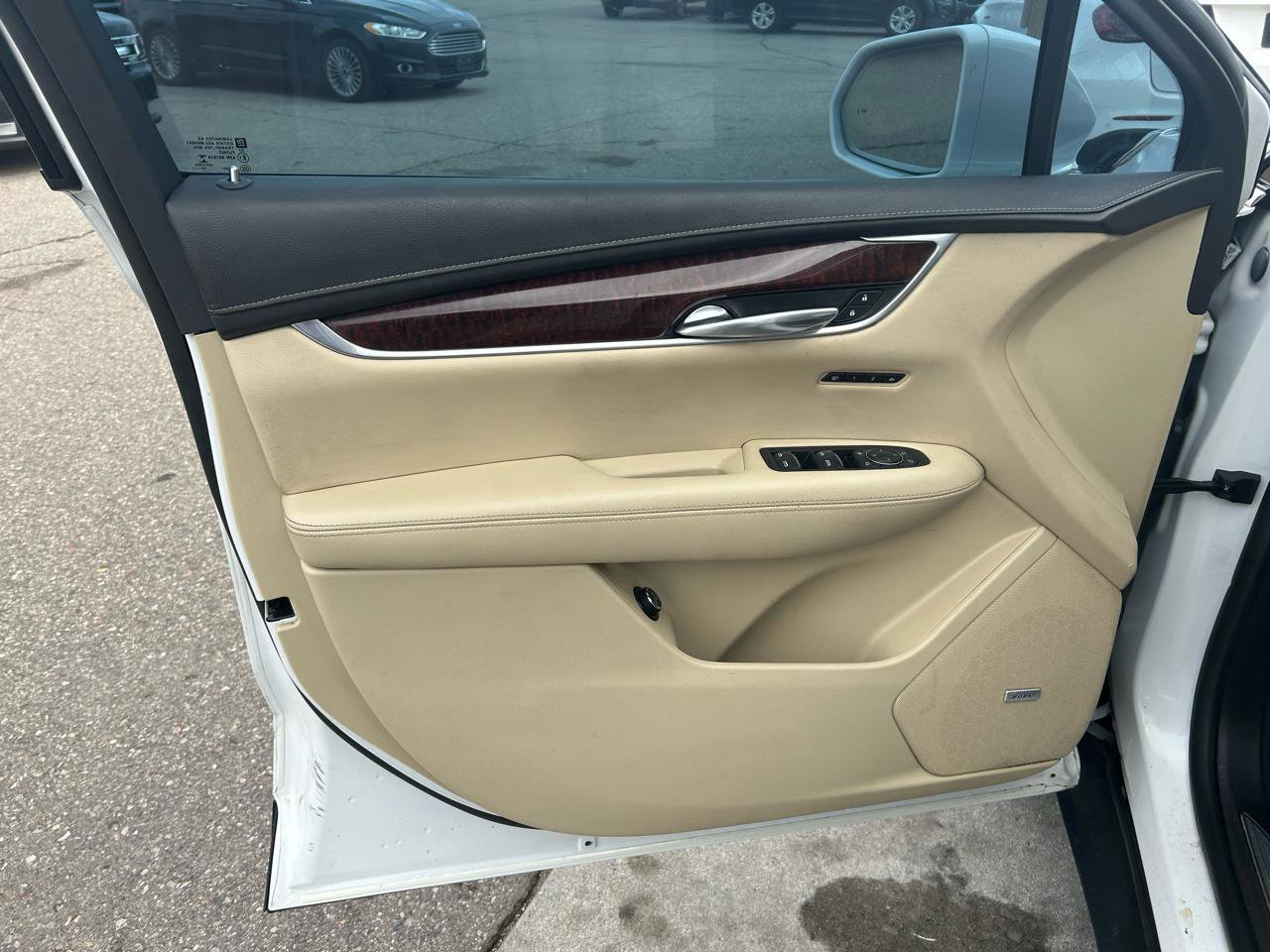 Used 2017 Cadillac XT5 Luxury w/ LPO, Wheel Lock Package image 14