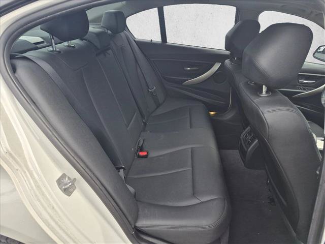 Used 2015 BMW 320i Sedan RWD image 17