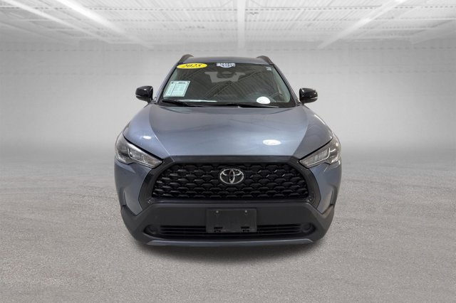 Used 2025 Toyota Corolla Cross LE FWD image 2