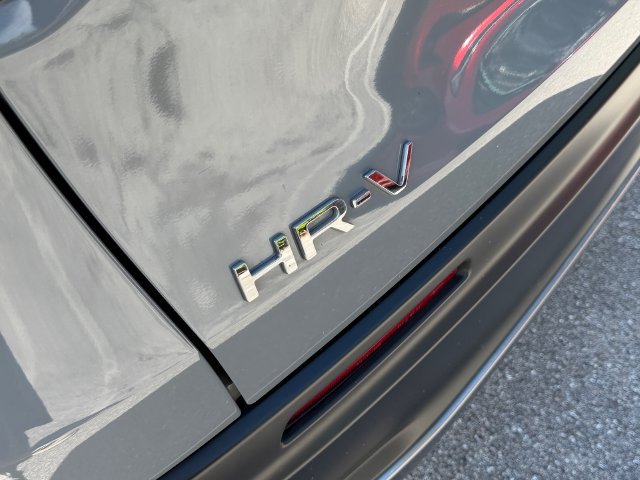 Used 2025 Honda HR-V Sport image 16