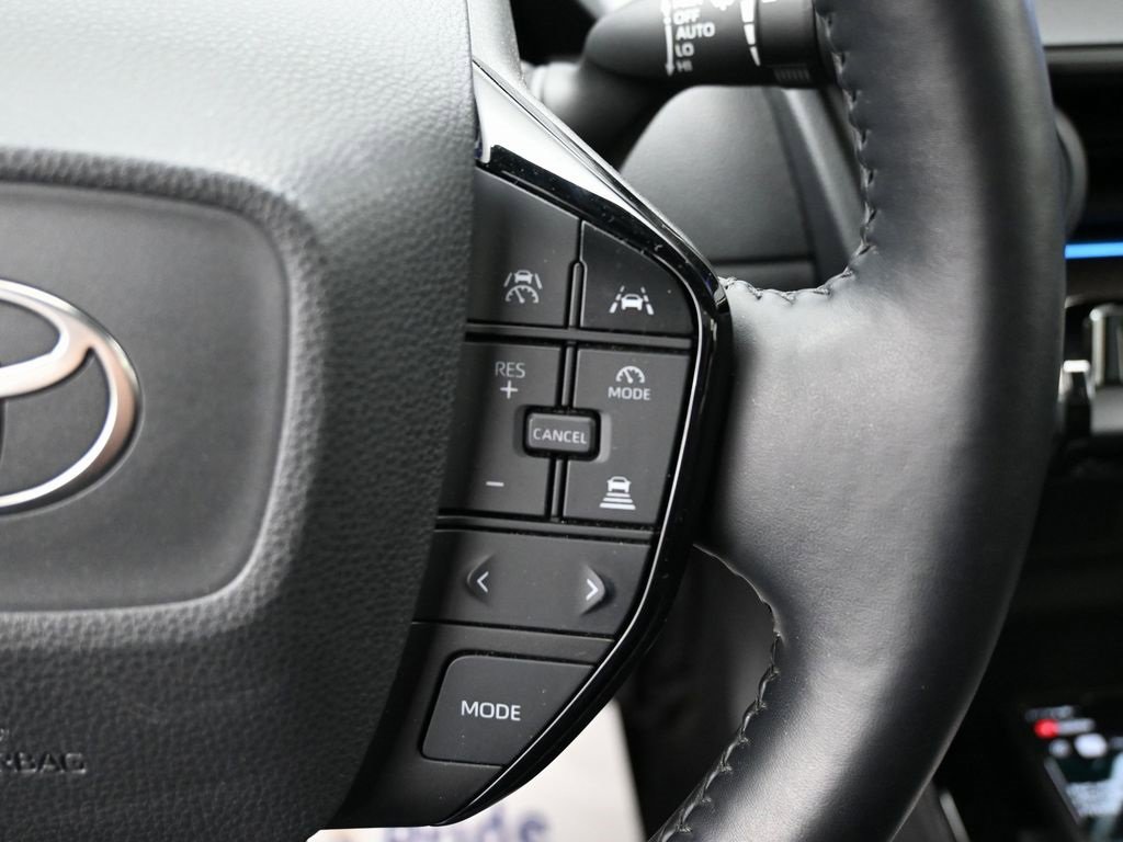 Used 2024 Toyota Prius XLE image 17
