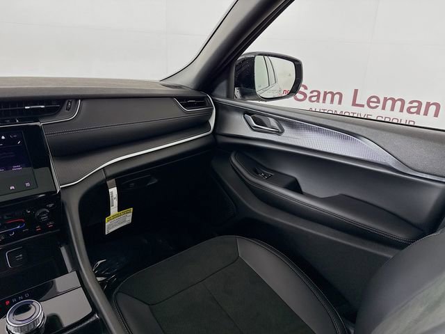 New 2025 Jeep Grand Cherokee Altitude image 23