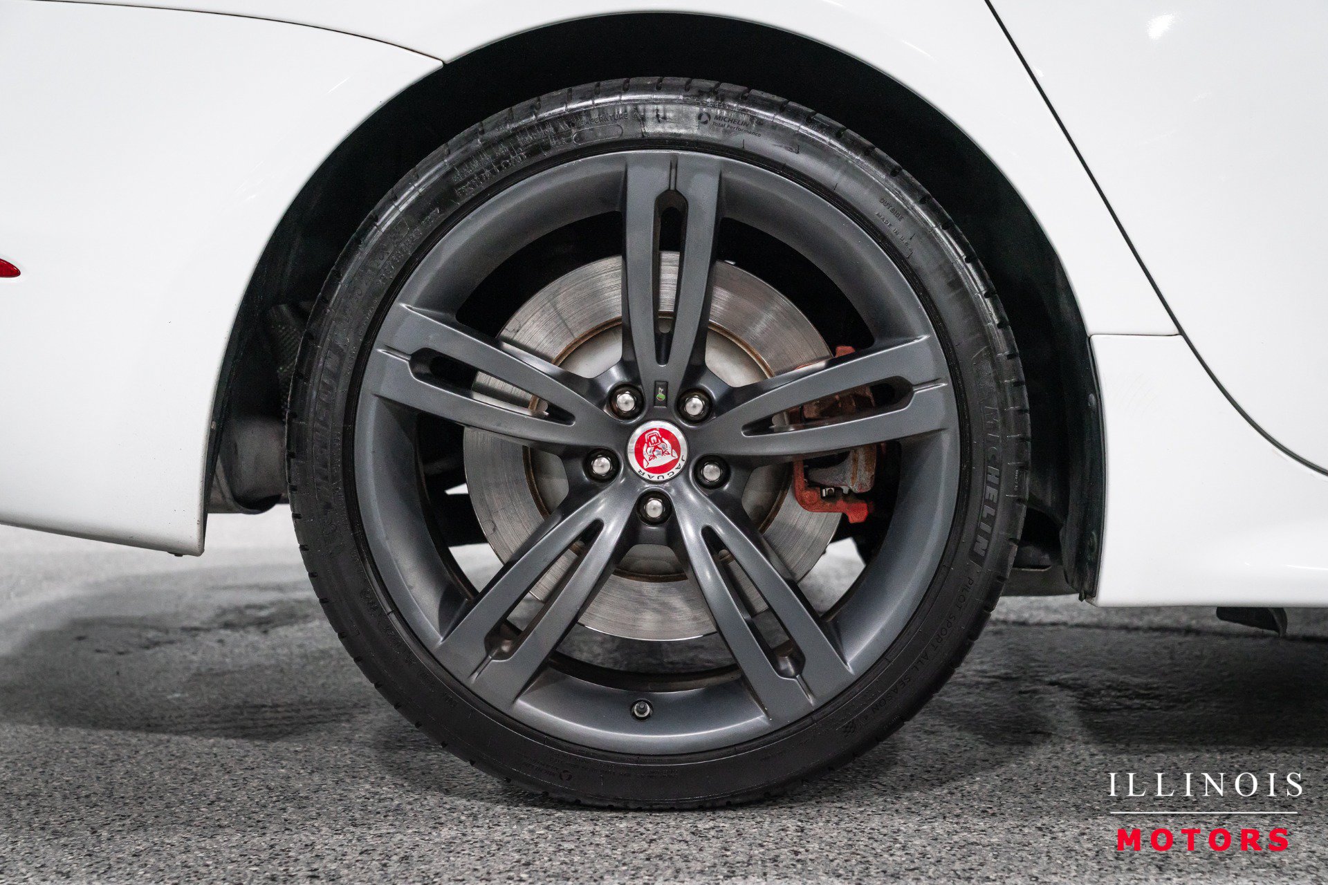 Used 2017 Jaguar XJ R RWD image 11