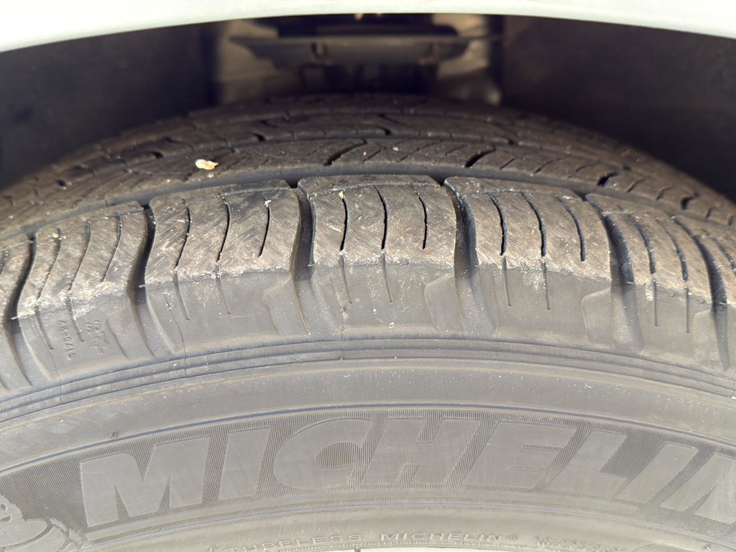 Used 2024 Ford Edge SEL w/ Convenience Package image 6