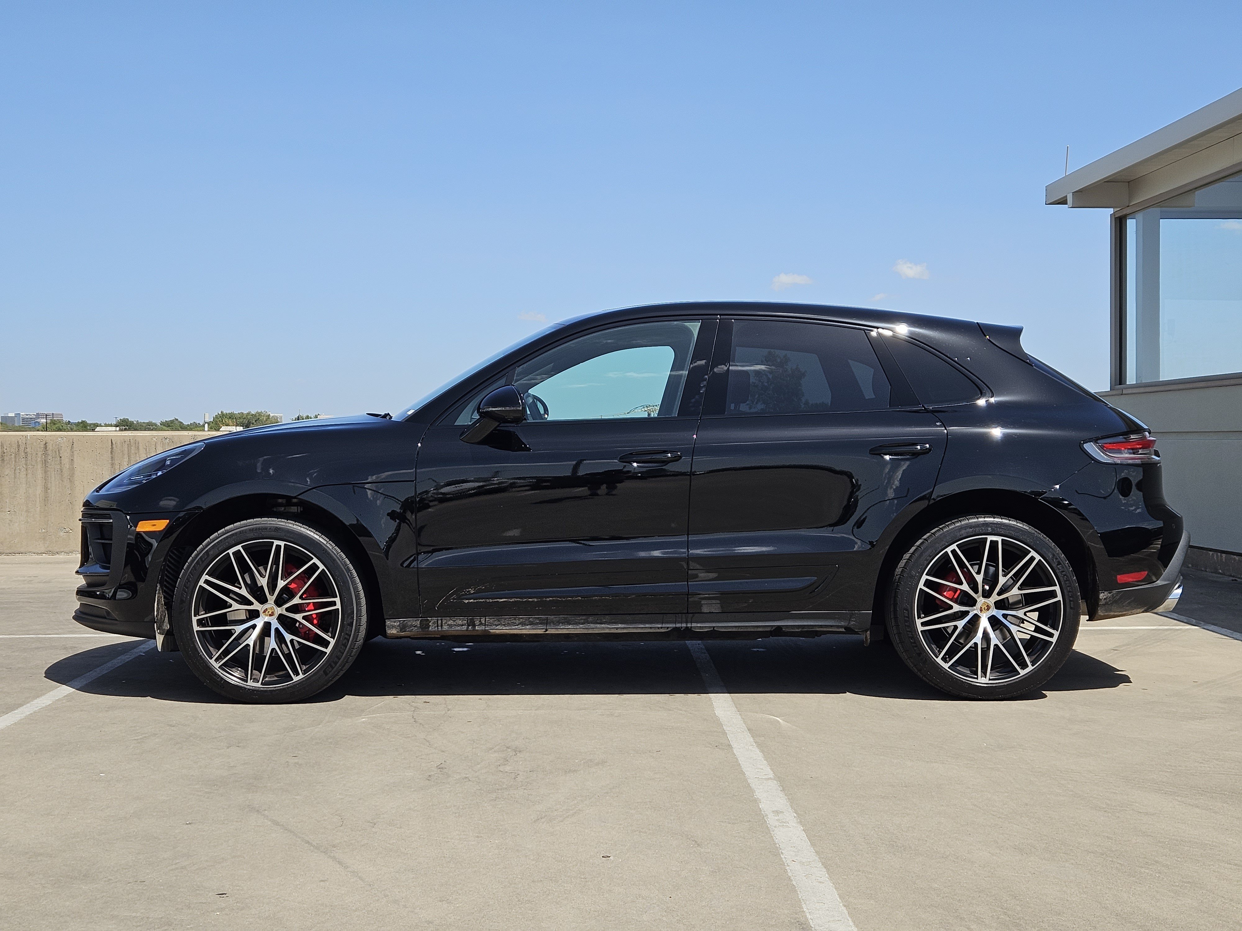 Certified 2024 Porsche Macan S AWD/4WD image 2