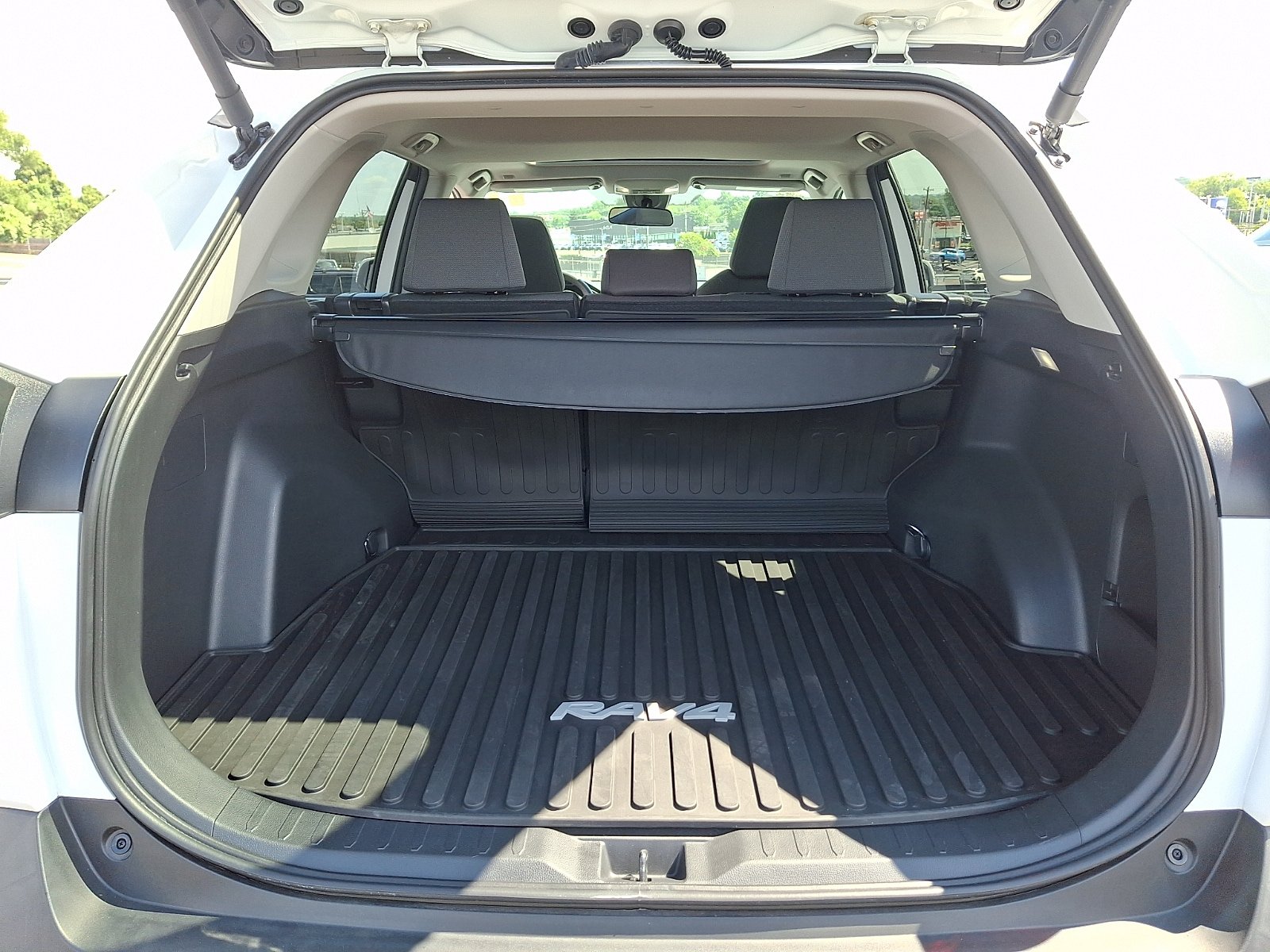 Used 2024 Toyota RAV4 XLE w/ Convenience Package AWD/4WD image 29
