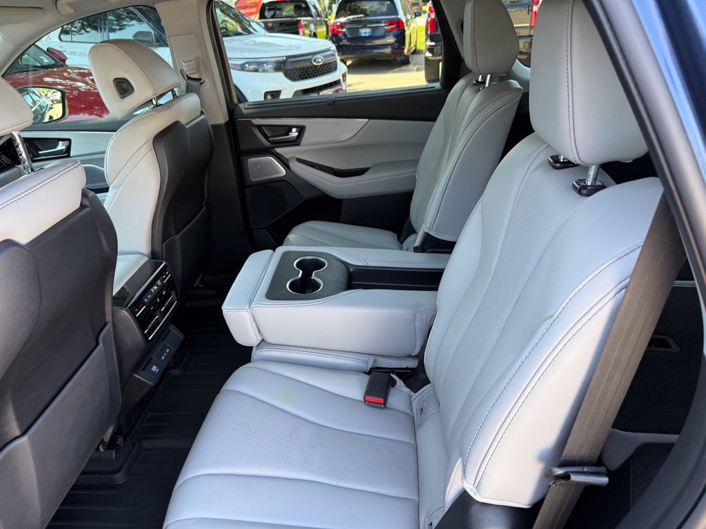 Used 2025 Acura MDX w/ Technology Package AWD/4WD image 13