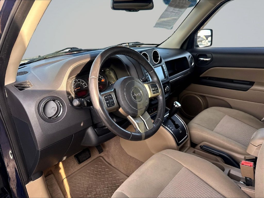 Used 2015 Jeep Patriot Latitude w/ Sun/Sound Group AWD/4WD image 21