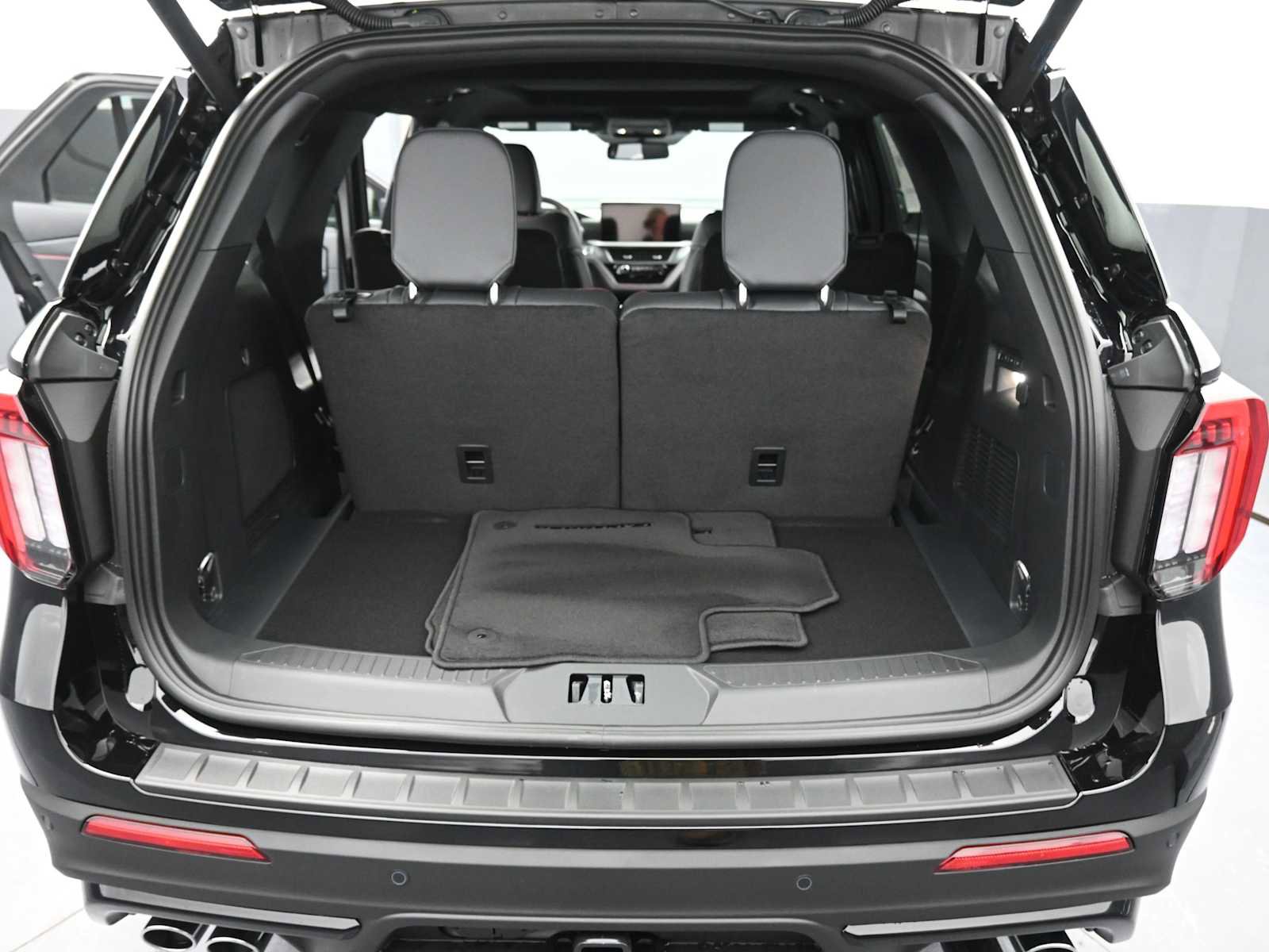 New 2026 Ford Explorer ST w/ Sun And Sound Package image 18